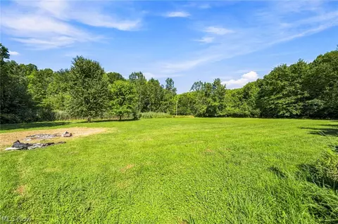 Exterior - 4802 N Bend Rd, Ashtabula, OH 44004 photo 6 of 7