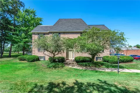 1155 Charter Oak Ln #304, Westlake, OH 44145