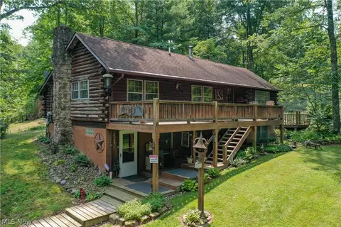 3239 Salineville Rd NE, Carrollton, OH 44615