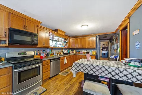 Kitchen - 1202 Middle Ave, Elyria, OH 44035 photo 2 of 3