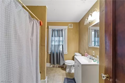 Bath - 1202 Middle Ave, Elyria, OH 44035 photo 2 of 3