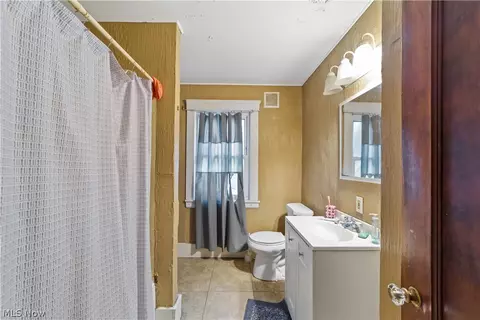 Bath - 1202 Middle Ave, Elyria, OH 44035 photo 2 of 3