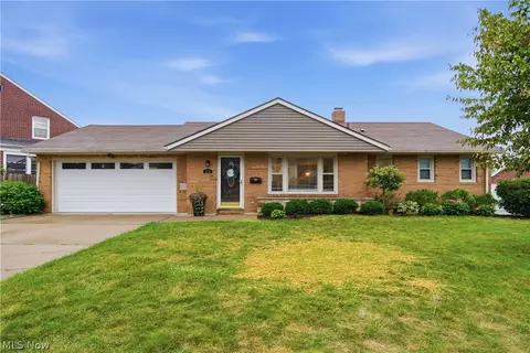 315 34th St NW, Canton, OH 44709