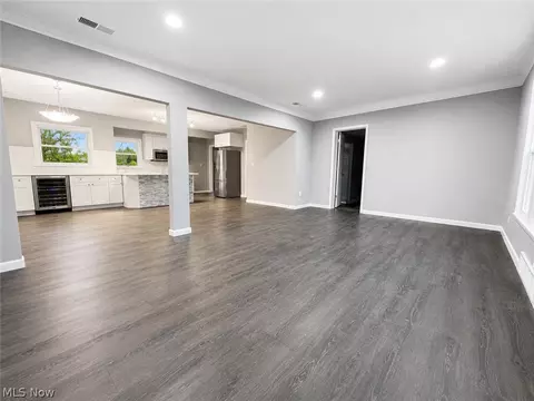 Living - 1275 Hillside Rd, Seven Hills, OH 44131 photo 1 of 4