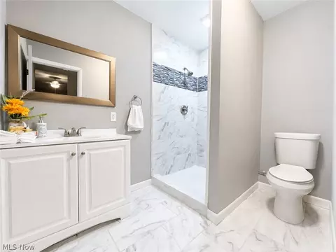 Bath - 1275 Hillside Rd, Seven Hills, OH 44131 photo 1 of 2