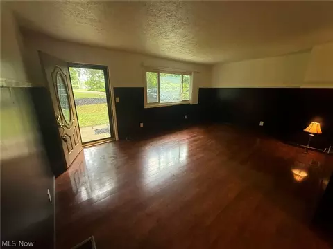 Living - 980 Killinger Rd, Clinton, OH 44216 photo 1 of 5