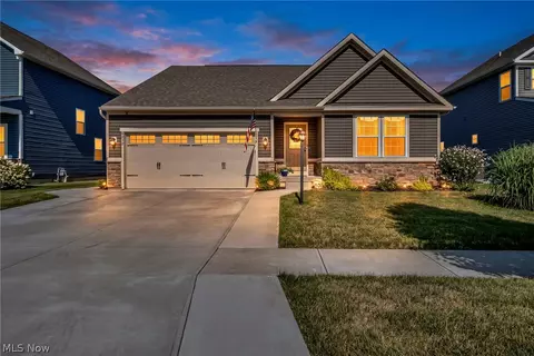 9239 Nash Ln, North Ridgeville, OH 44039
