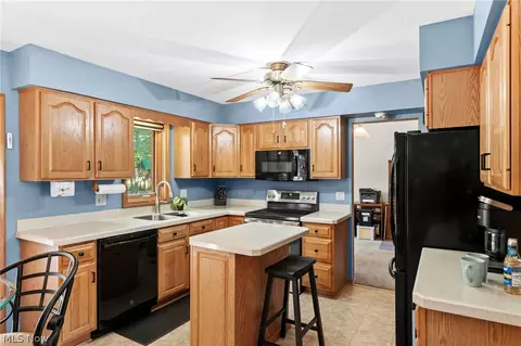 Kitchen - 7288 Rita Dr, Independence, OH 44131 photo 1 of 3