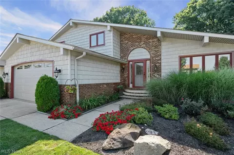 Exterior - 7288 Rita Dr, Independence, OH 44131 photo 5 of 10