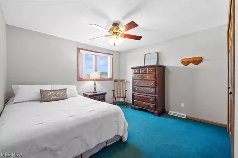 Bedroom - 7288 Rita Dr, Independence, OH 44131 photo 3 of 4