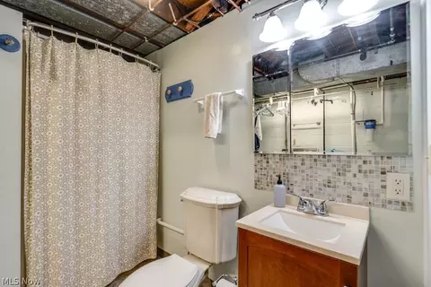 Bath - 4033 State Rd, Akron, OH 44319 photo 2 of 2