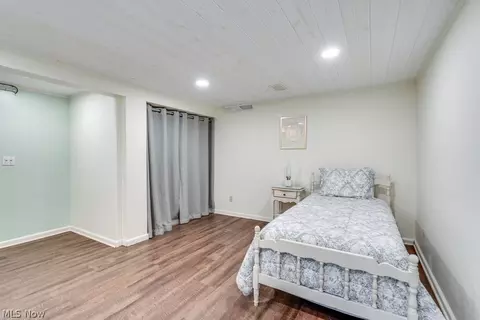 Bedroom - 4033 State Rd, Akron, OH 44319 photo 4 of 4