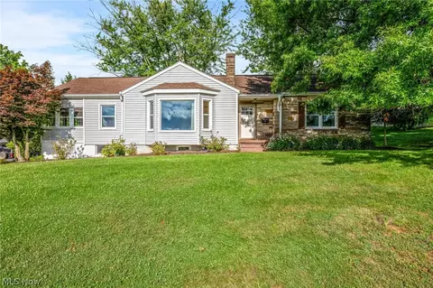 217 Harbel Dr, Saint Clairsville, OH 43950