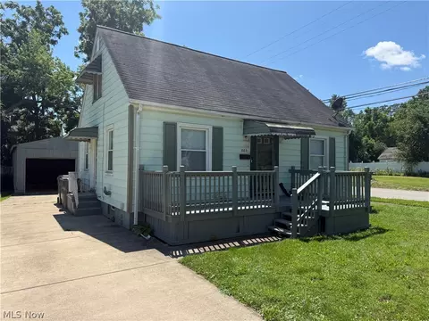 803 E Avondale Ave E, Youngstown, OH 44502