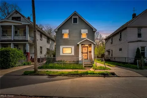 3069 E 67th St, Cleveland, OH 44127