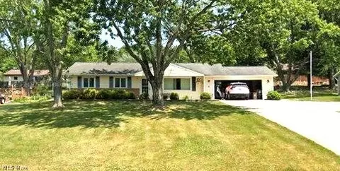 8455 Royalhaven Dr, North Royalton, OH 44133