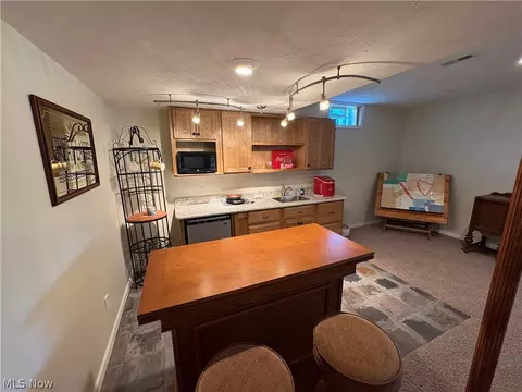Kitchen - 1047 Lode Star Dr, Roaming Shores, OH 44085 photo 1 of 2