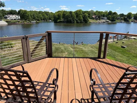 Exterior - 1047 Lode Star Dr, Roaming Shores, OH 44085 photo 3 of 7