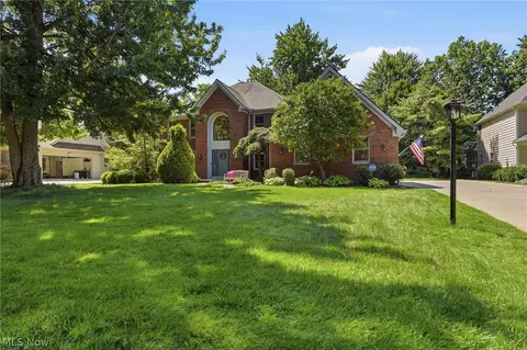 30911 Riviera Ln, Westlake, OH 44145