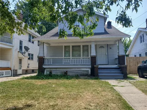 10113 Loretta Ave, Cleveland, OH 44111