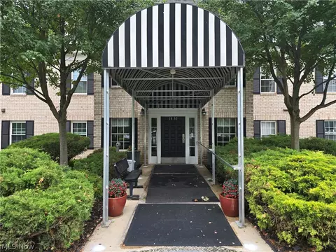 1851 King James Pkwy #317, Westlake, OH 44145