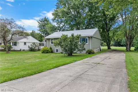 335 Chestnut St, Andover, OH 44003 photo 3