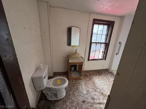 Bath - 61 Ely St, Alliance, OH 44601 photo 1 of 1
