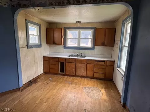 Kitchen - 61 Ely St, Alliance, OH 44601 photo 1 of 2