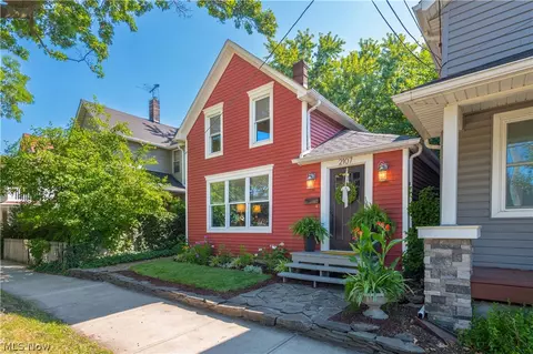 2107 W 10th St, Cleveland, OH 44113