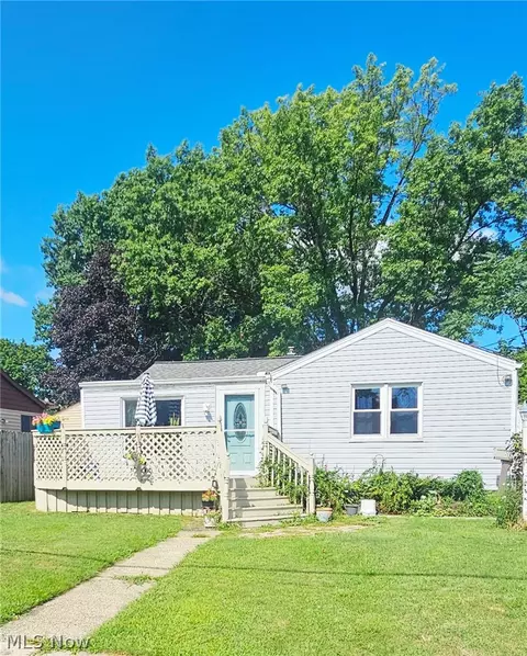 2626 Archwood Pl, Cuyahoga Falls, OH 44221
