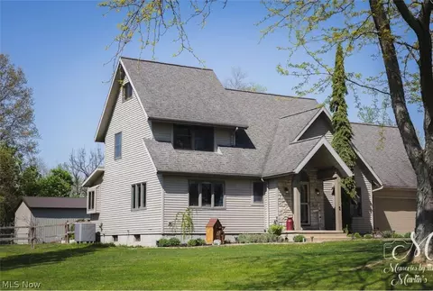 Exterior - 8113 Darrow Rd, Huron, OH 44839 photo 2 of 6