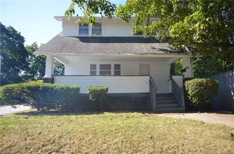 928 Delia Ave, Akron, OH 44320