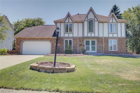17639 Lexington Ln, Strongsville, OH 44136