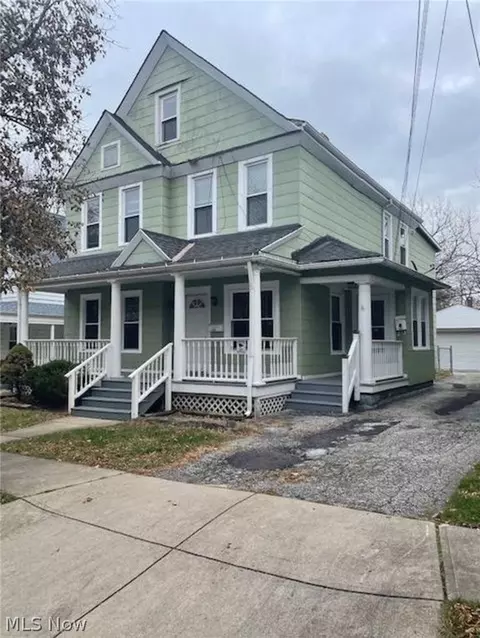 1457 Winchester Ave, Lakewood, OH 44107