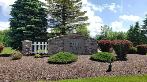 8430 Eagle Creek Dr, Garrettsville, OH 44231