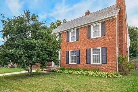 1515 Bunts Rd, Lakewood, OH 44107