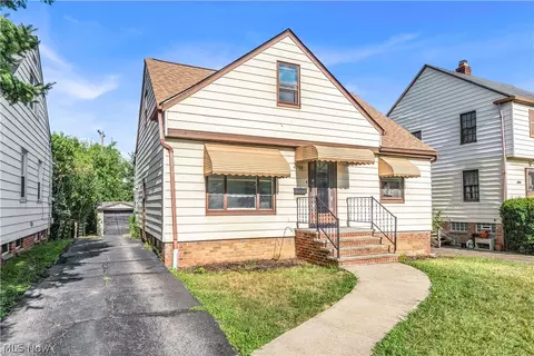 4758 E 88th St, Garfield Heights, OH 44125