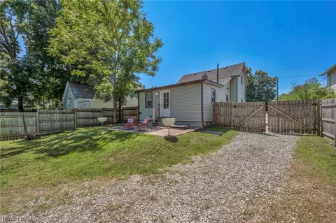 Exterior - 1007 Lake Ave, Elyria, OH 44035 photo 6 of 10