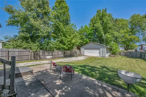 Exterior - 1007 Lake Ave, Elyria, OH 44035 photo 10 of 10