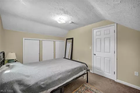 Bedroom - 1007 Lake Ave, Elyria, OH 44035 photo 4 of 5