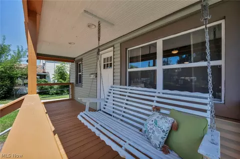 Exterior - 1007 Lake Ave, Elyria, OH 44035 photo 4 of 10