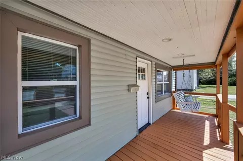 Exterior - 1007 Lake Ave, Elyria, OH 44035 photo 3 of 10
