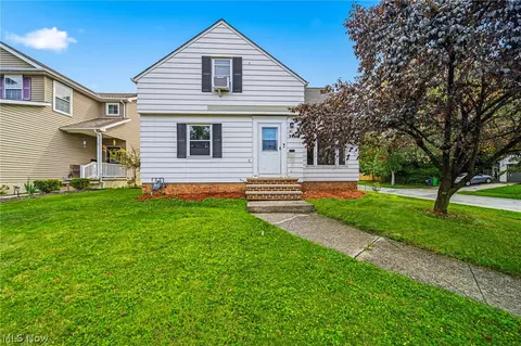 1081 Argonne Rd, South Euclid, OH 44121