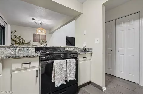 Kitchen - 1260 Boardman Canfield Rd #6, Boardman, OH 44512 photo 1 of 3
