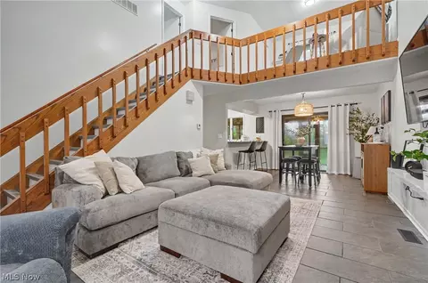 Entry Way - 1260 Boardman Canfield Rd #6, Boardman, OH 44512 photo 1 of 3