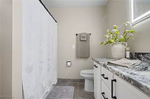 Bath - 1260 Boardman Canfield Rd #6, Boardman, OH 44512 photo 3 of 3