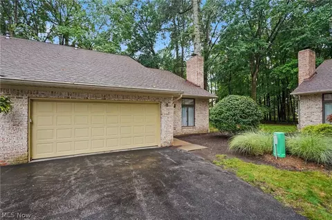 Exterior - 1260 Boardman Canfield Rd #6, Boardman, OH 44512 photo 2 of 11