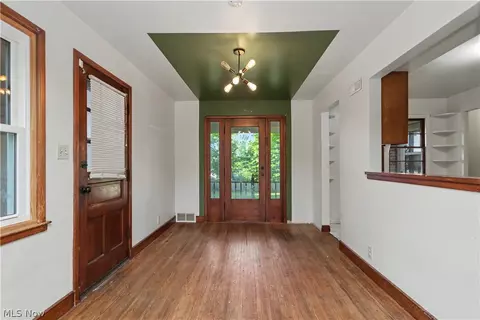 Entry Way - 683 Sunset Blvd, Mansfield, OH 44907 photo 1 of 2