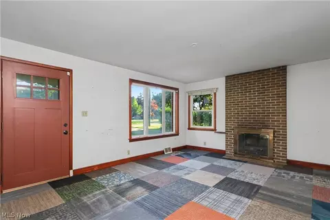 Living - 683 Sunset Blvd, Mansfield, OH 44907 photo 1 of 4