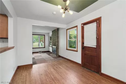Living - 683 Sunset Blvd, Mansfield, OH 44907 photo 4 of 4